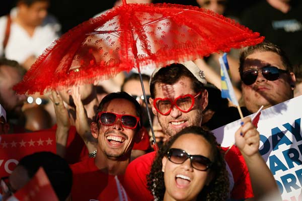 Crowds cheer Court decision on gay marriage