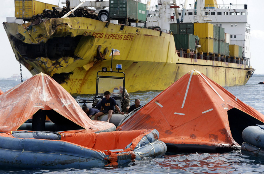 24 dead, 217 missing in Philippine ship collision