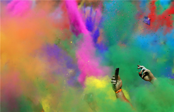 15,000 participate in Sydney Color Run