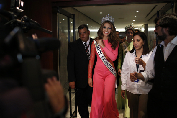 Migbelis Castellanos crowned Miss Venezuela 2013