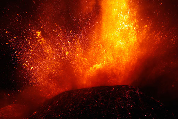 Volcano erupts on Italy's Mount Etna