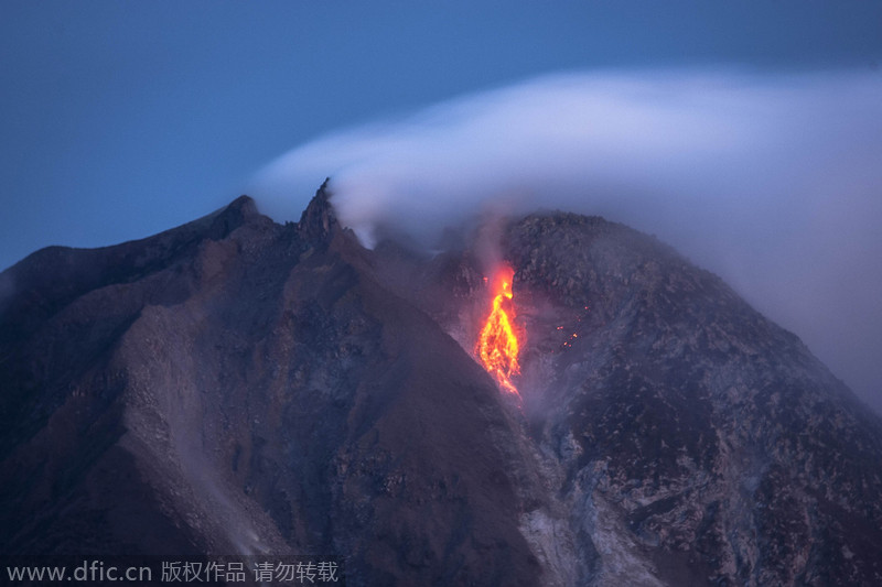 Mt Sinabung erupts again in Indonesia