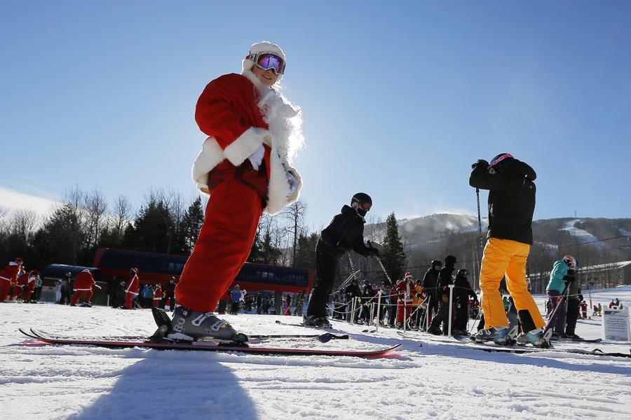 250 Santas hit slopes for charity