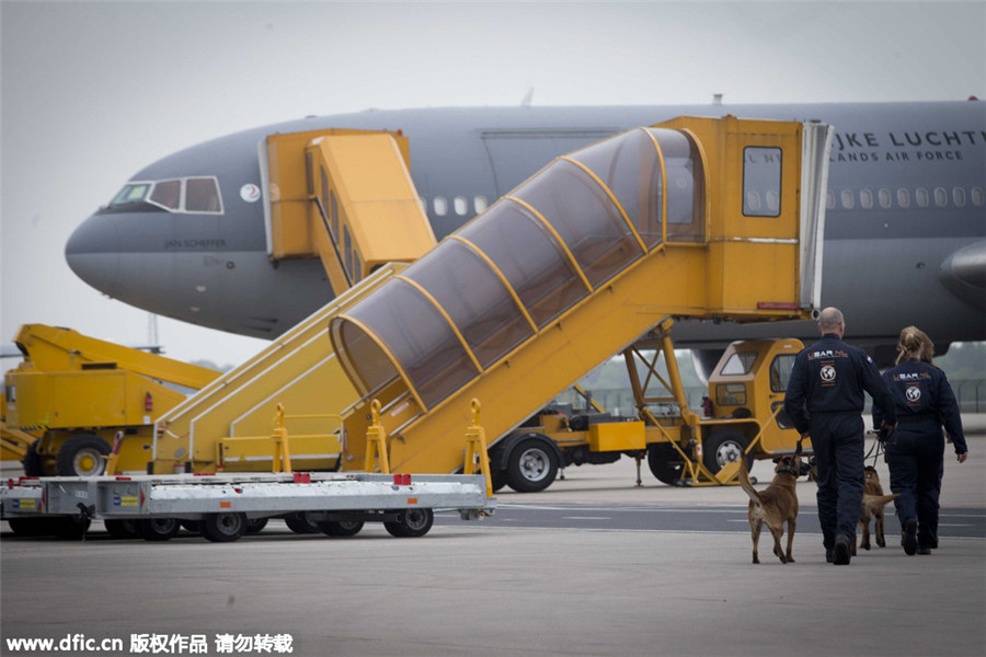 International rescue teams head to quake-hit Nepal