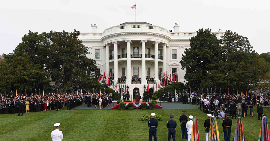 Obama welcomes Xi with <EM>nihao</EM> at elaborate White House ceremony