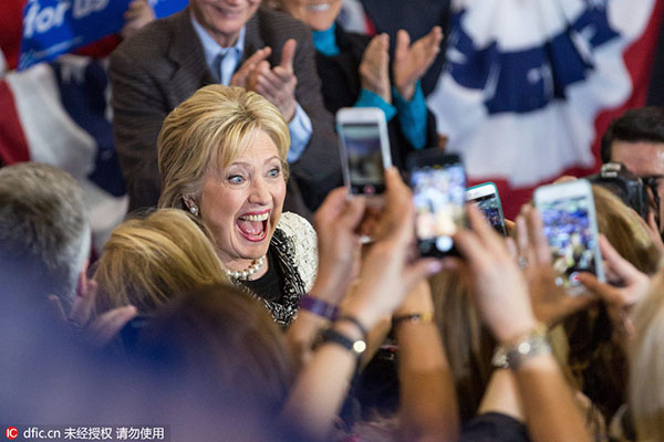 Clinton sets sights on Trump, general election after huge win in South Carolina