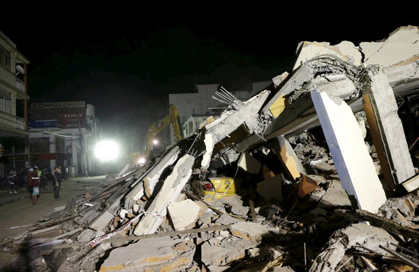 Shaken Ecuador hunts for survivors amid 7.8 quake debris