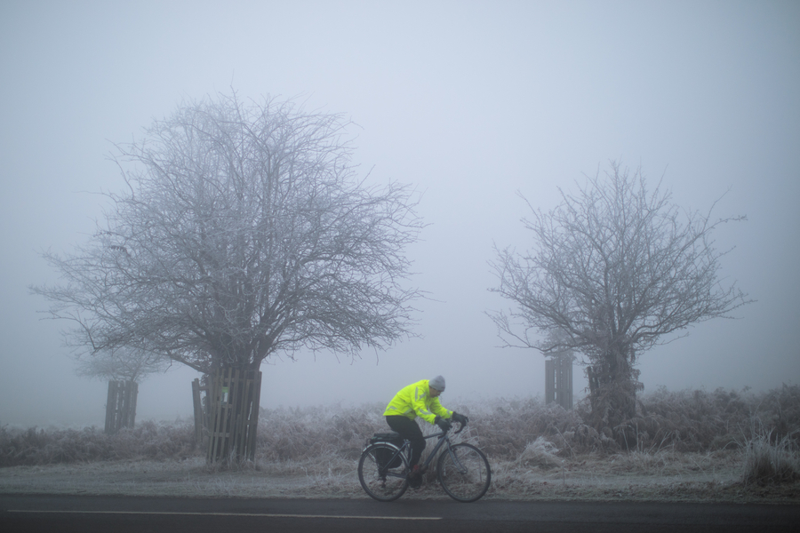 Fog descends across London, forces flights cancellations