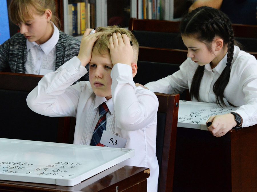 Russian students compete in Chinese characters challenge