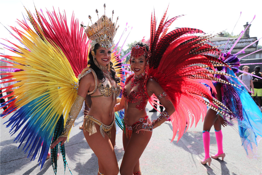 Thousands revelers enjoy colorful Notting Hill Carnival